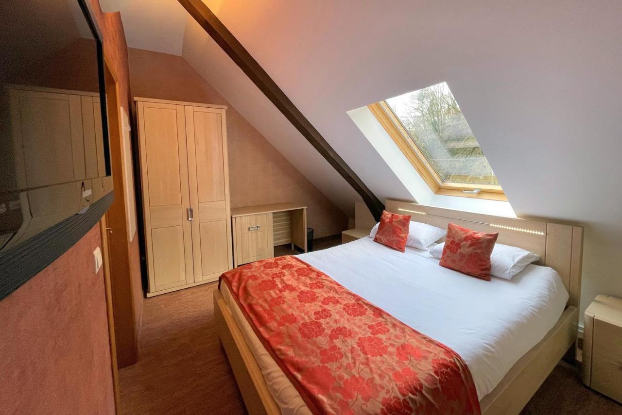 Hotel Des Comtes Durbuy Rum bild