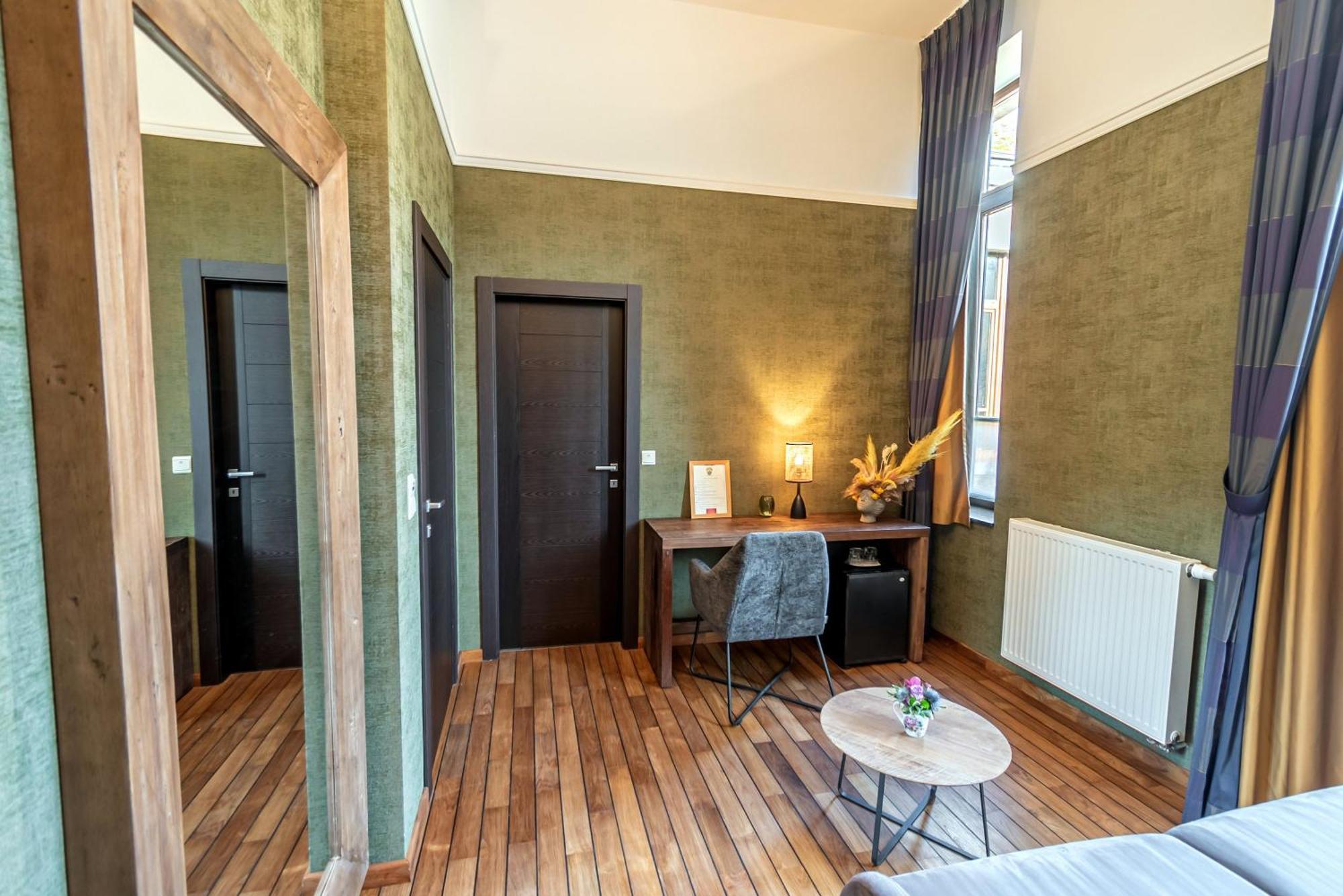 Hotel Des Comtes Durbuy Rum bild